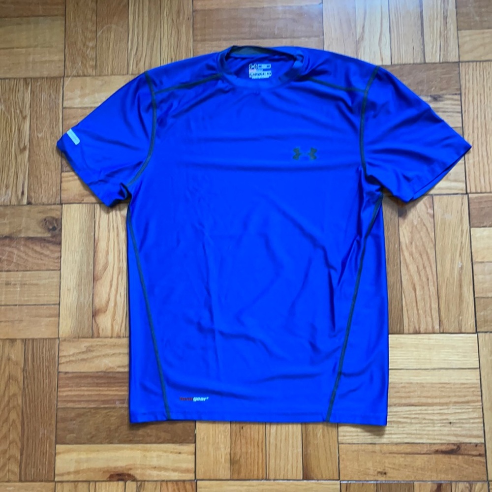 Under Armour Heat Hear shirt size small.